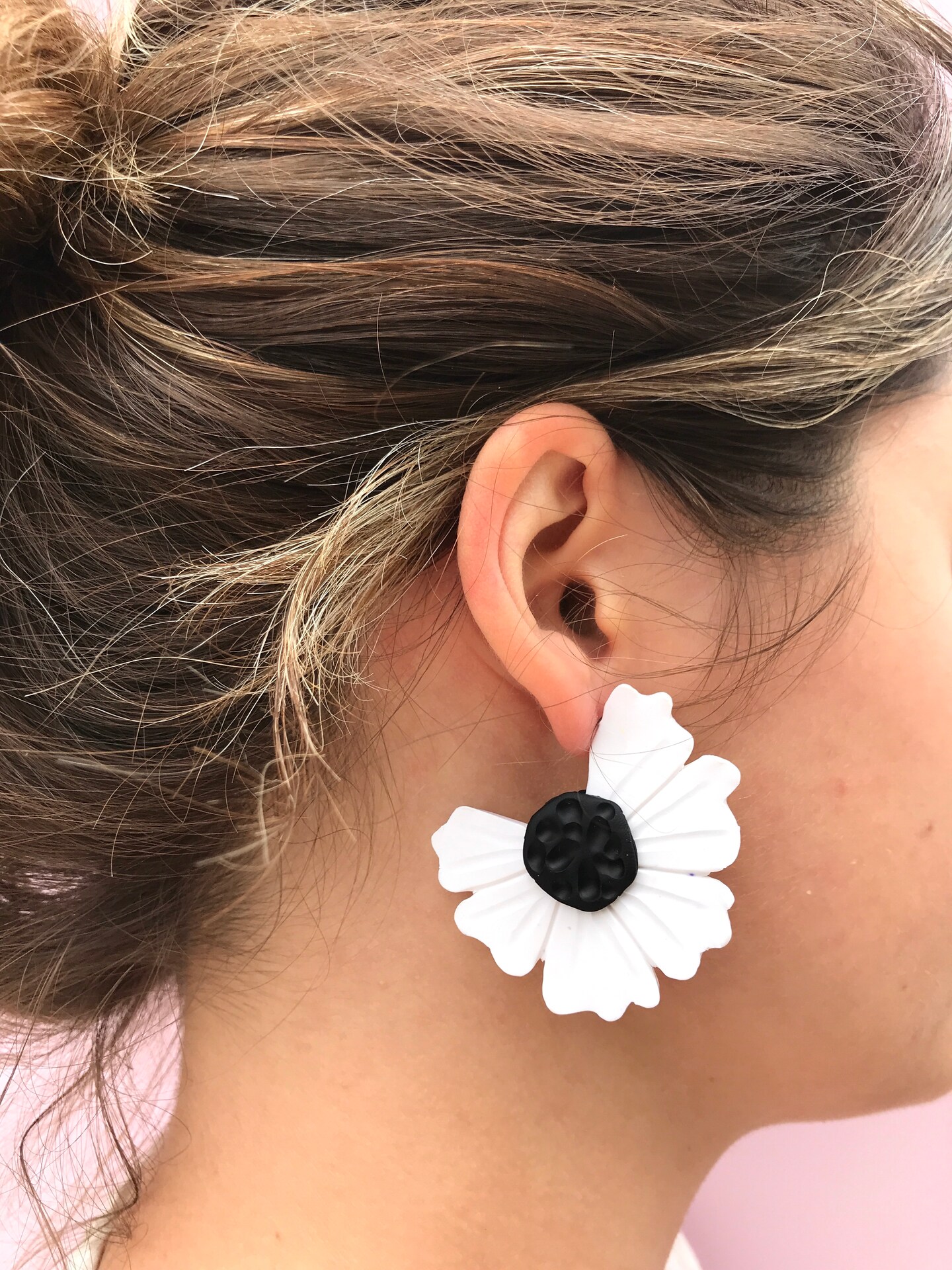 Anemone Hoop Earrings, Anemone Flower Hoops, White Flower earrings, Floral Hoops, Statement Earrings, Modern Earrings, Floral Hoops
