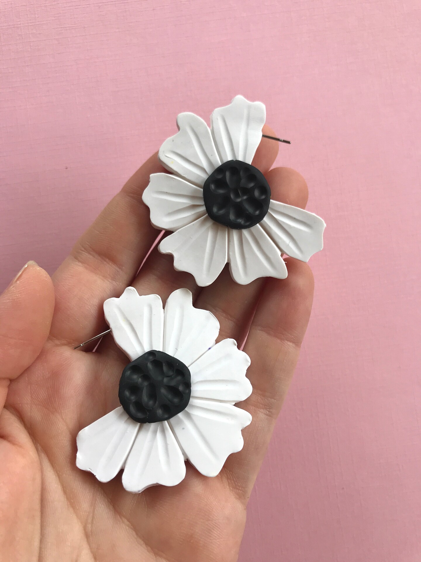 Anemone Hoop Earrings, Anemone Flower Hoops, White Flower earrings, Floral Hoops, Statement Earrings, Modern Earrings, Floral Hoops