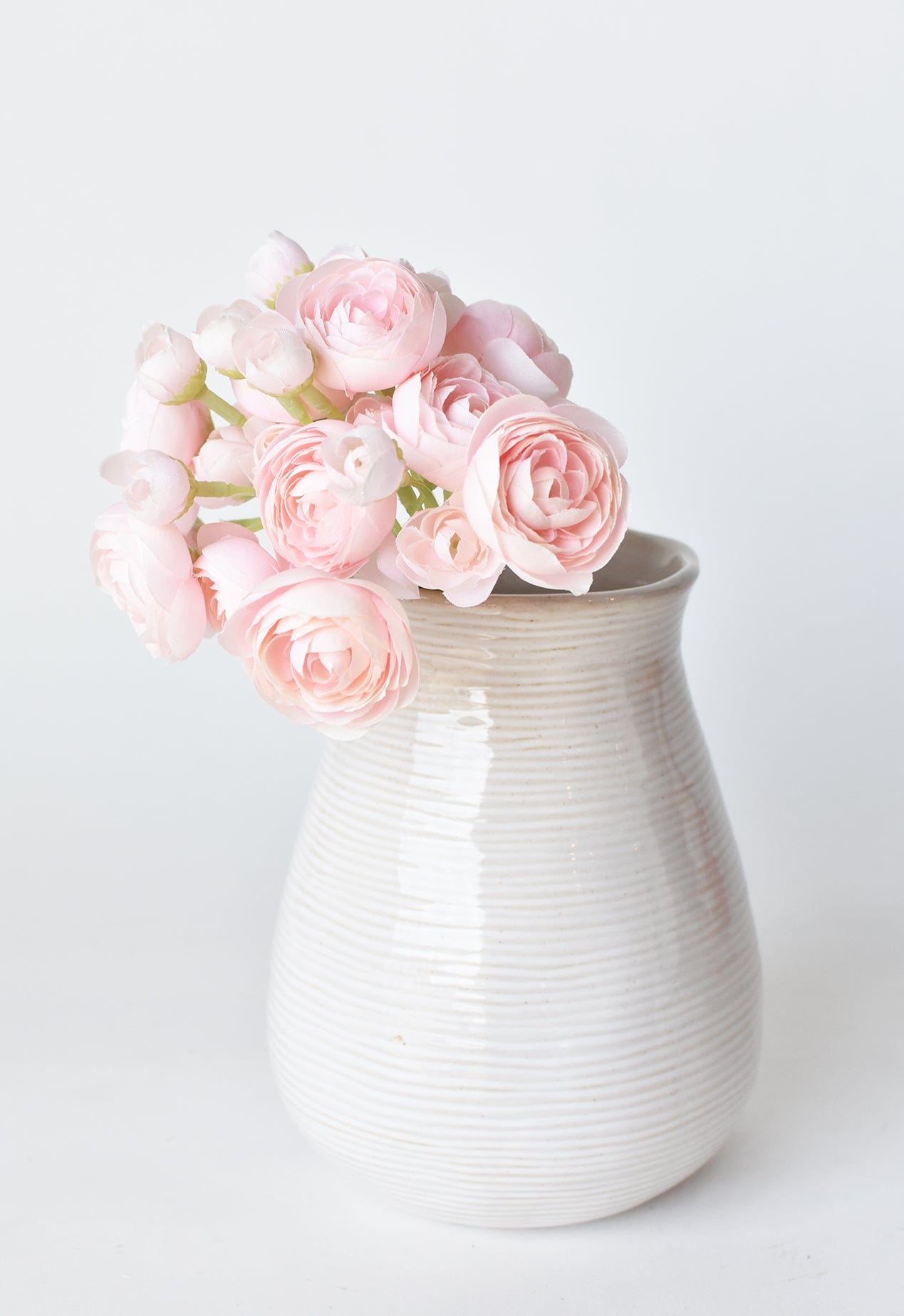10&#x22; Faux  Pale Pink Ranunculus Stem Bundle