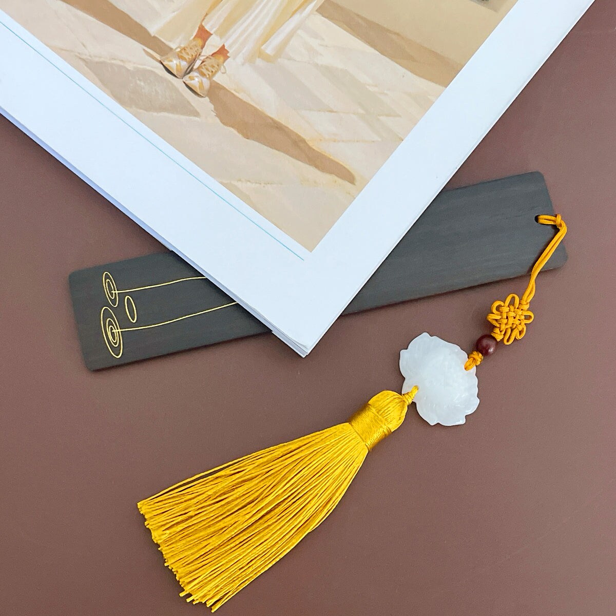 Wrapables Sandalwood Bookmark with Pendant Tassel for Book Lovers an Readers