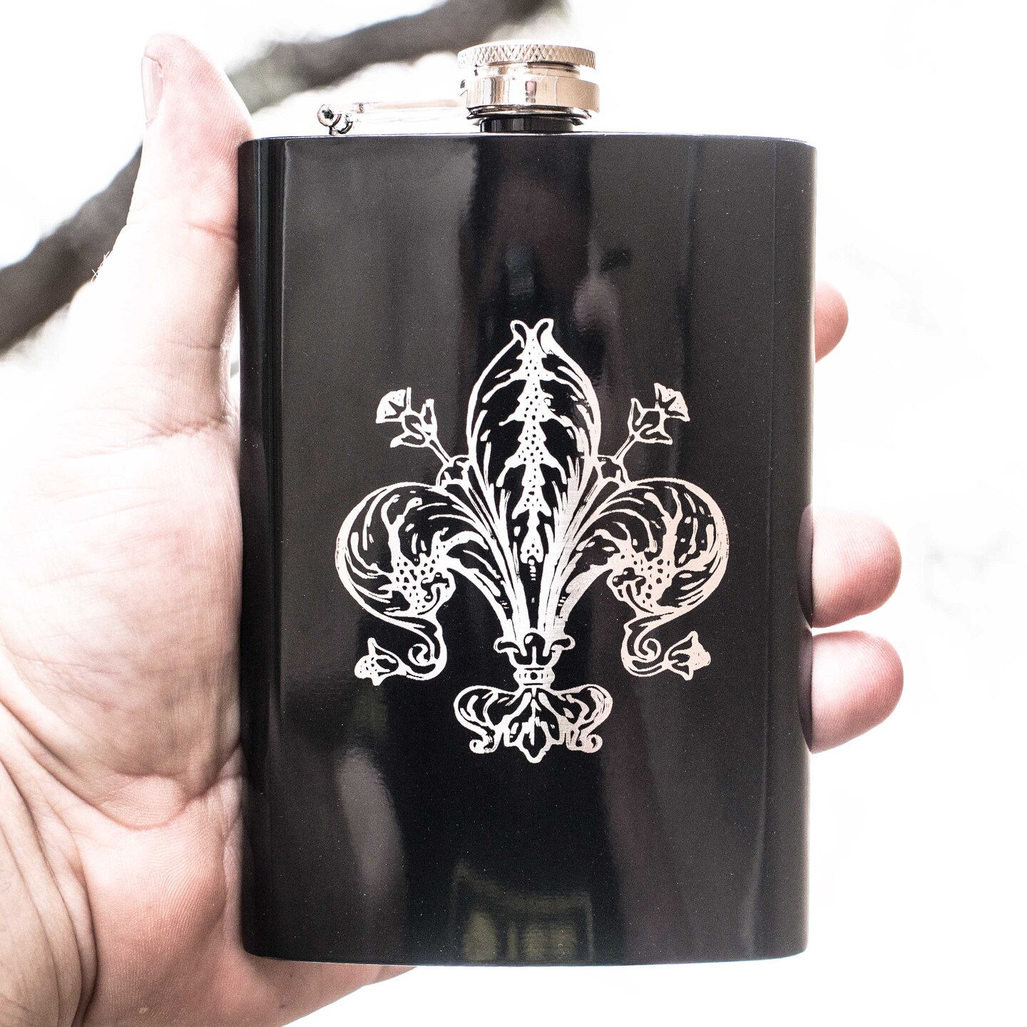 8oz BLACK Alien Flask