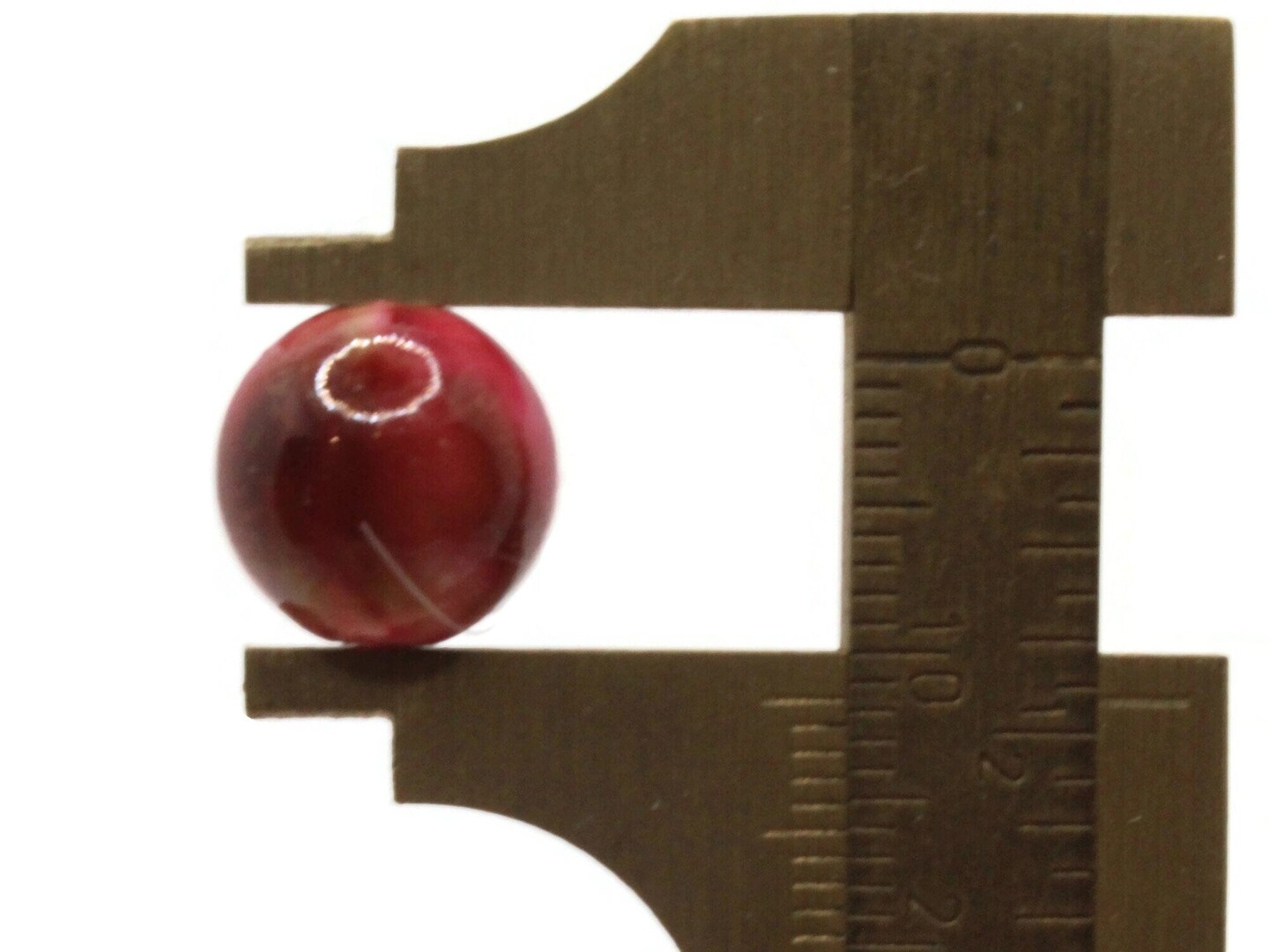 40 12mm Round Red Swirl Vintage Plastic Beads