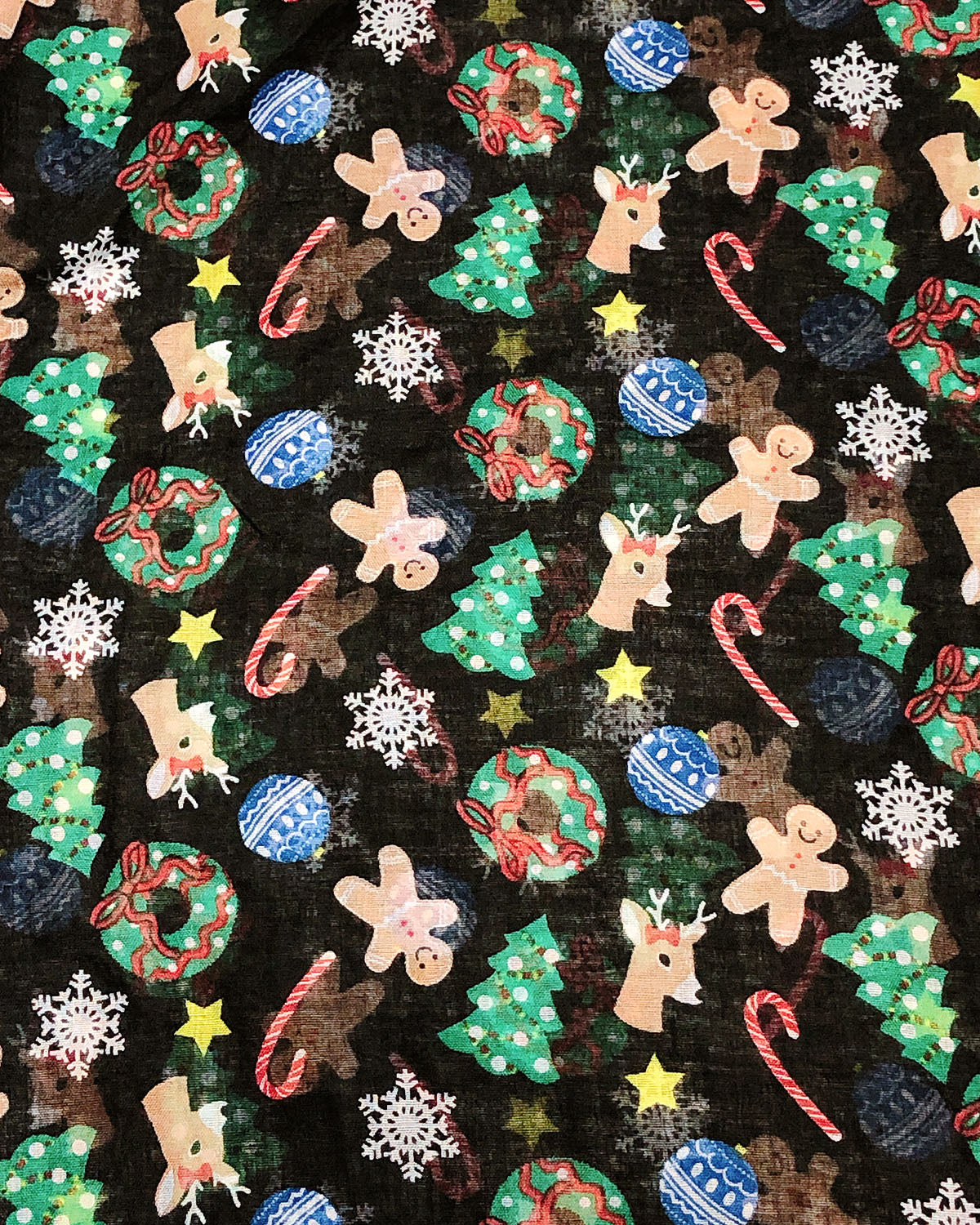 Wrapables Lightweight Winter Holiday Infinity Scarf, Gingerbread Man &#x26; Xmas Tree