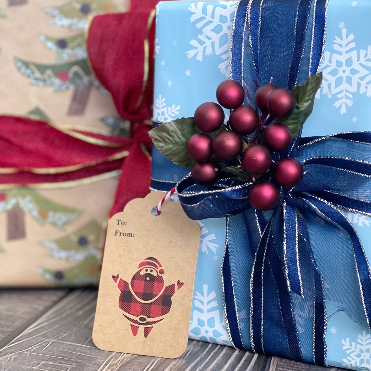 Wrapables Red Plaid Christmas Holiday Gift Tags/Kraft Paper Hang Tags with Bakers Twine and Jute String for Gift-Wrapping, Labeling, Package Decoration (120pcs)