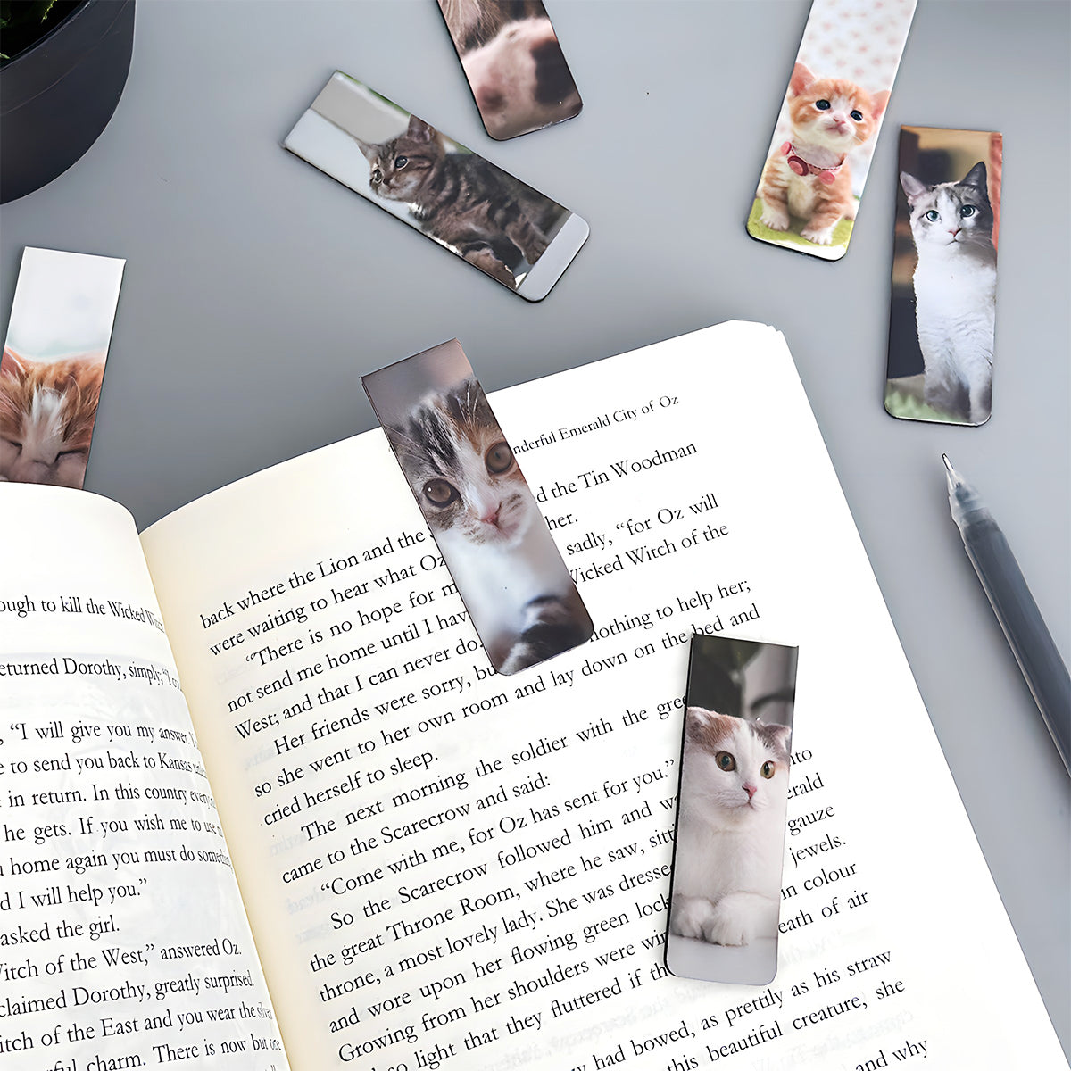 Wrapables Magnetic Bookmarks, Page Marker, Page Clips Reading Supplies (Set of 30), Playful Cats