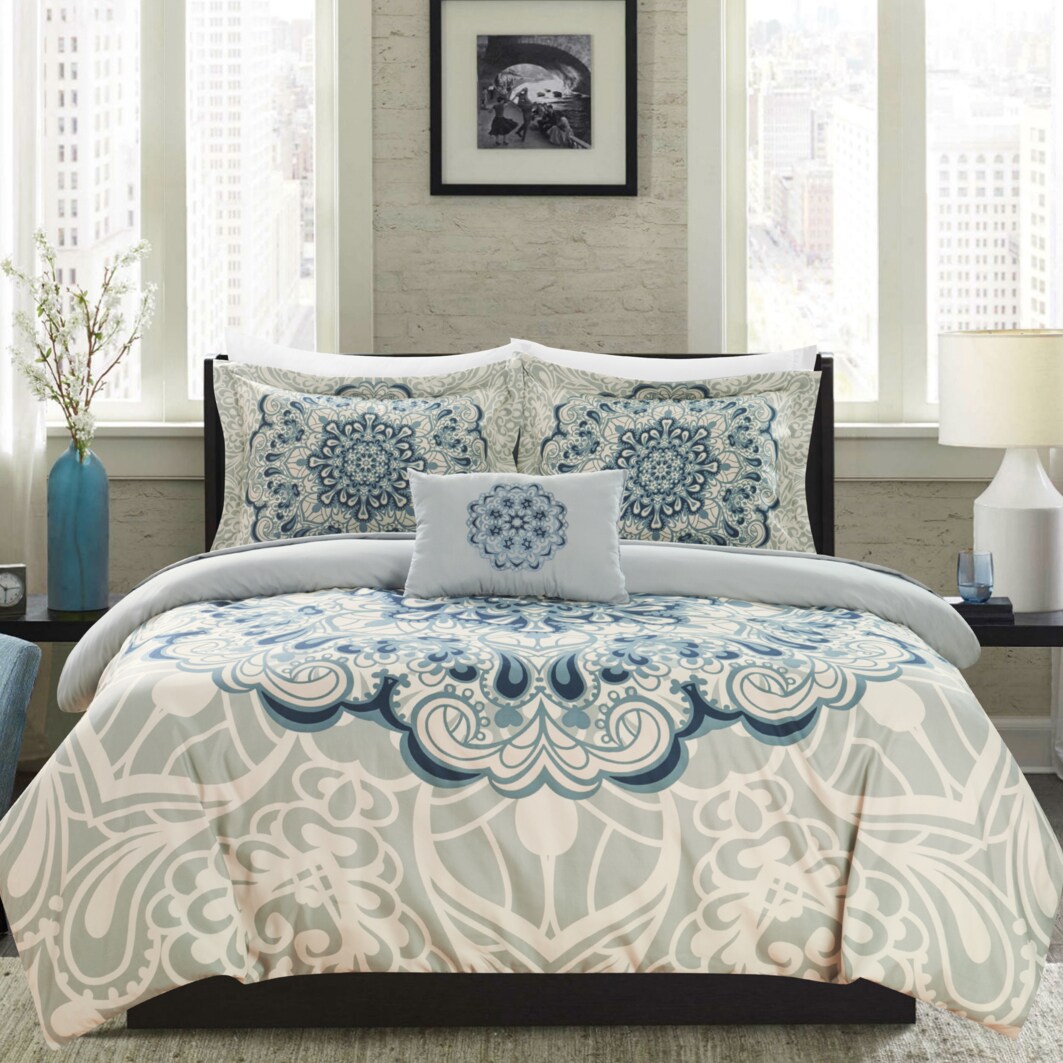 Chic Home Mindy 8 or 6 Piece Reversible Duvet Cover Set Large Scale Boho Inspired Medallion Paisley Print Design Bed in a Bag