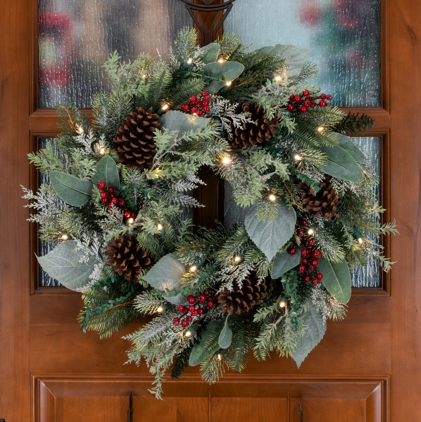 Lighted Christmas Wreath - Winter Frost