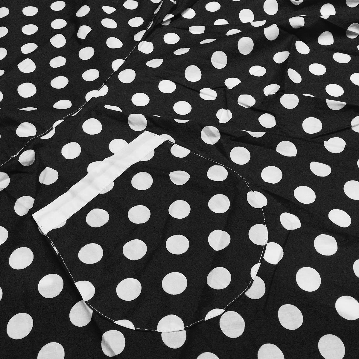 Wrapables Adjustable Flirty Hostess Apron, Black Polka Dots