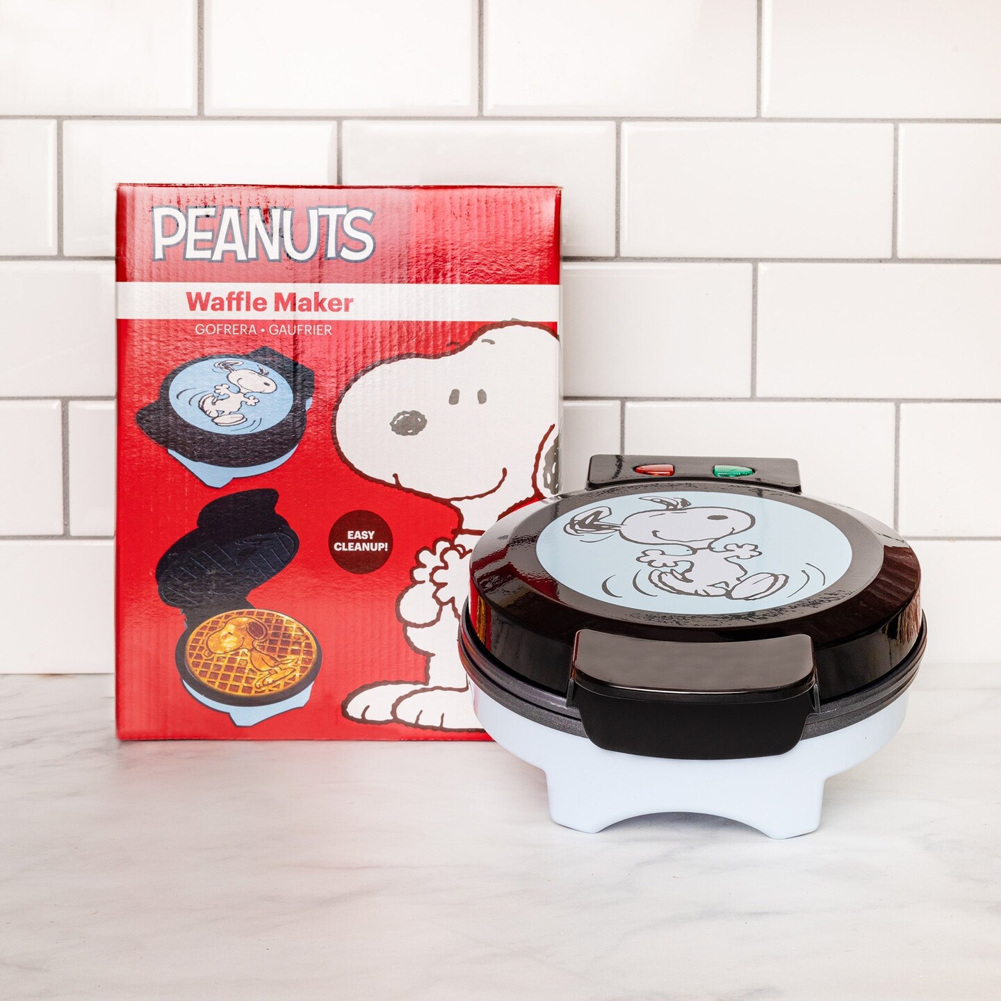 Uncanny Brands Peanuts Snoopy Waffle Maker