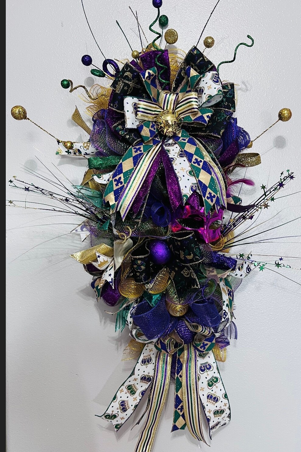 mardi gras wreath hanger