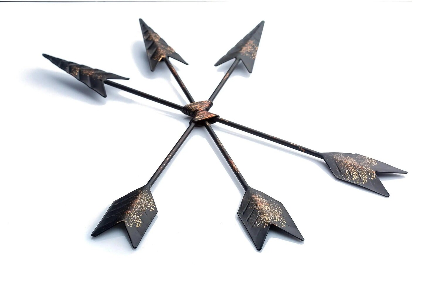 Iron Arrow Wall Decor   Hanging Native American Arrow Decor with Sprinkles of Gold for Bedroom Living Room Kitchen   Rustic Style Metal Art for Home Interior