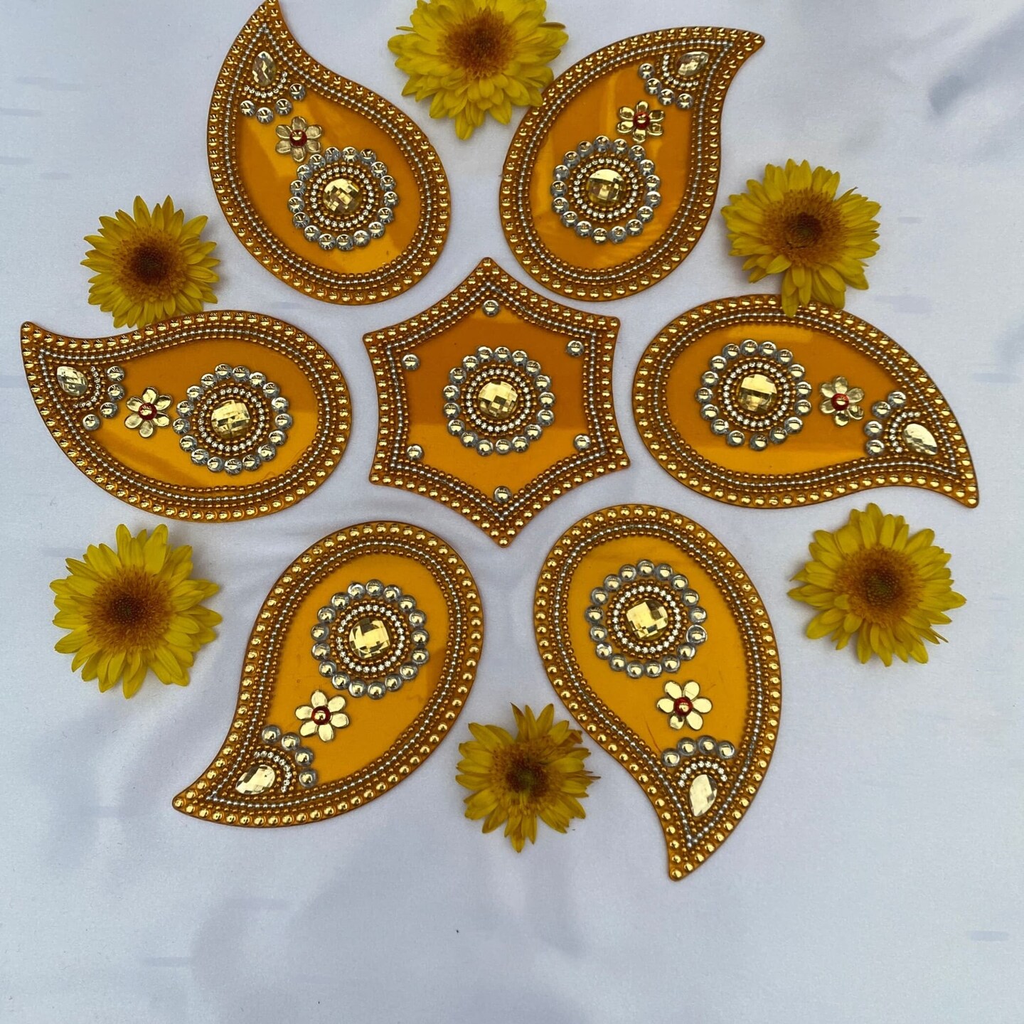 Acrylic Rangoli Set Indian Traditional Handmade Reusable Paisley Design Rangoli Diwali Navratri Home Temple Decor Floor Table Decoration - Deepawali Wedding Housewarming Gift (12 Inches)