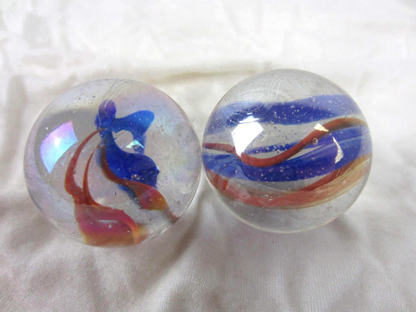 2 Boulders 35mm FUNFAIR Marbles glass ball Clear Red Blue Ribbon 6 Vane large