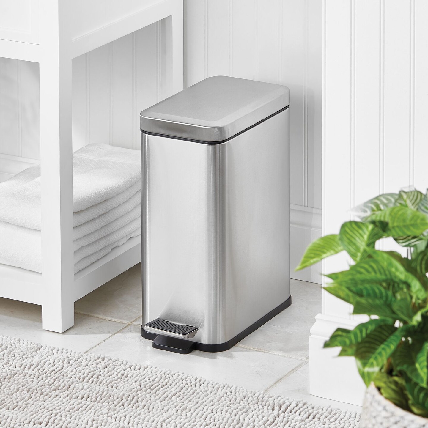 mDesign Step Trash Can, Gallon Garbage Bin, Removable Liner Bucket