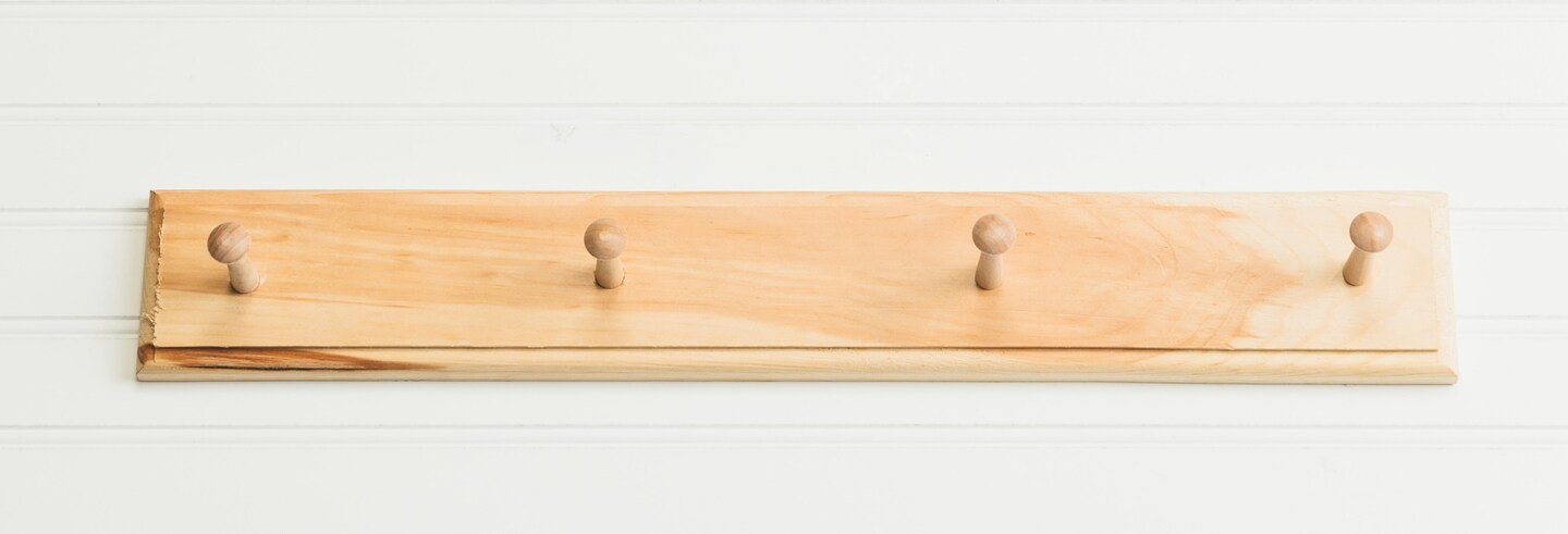 (4) Peg Wooden Plaque