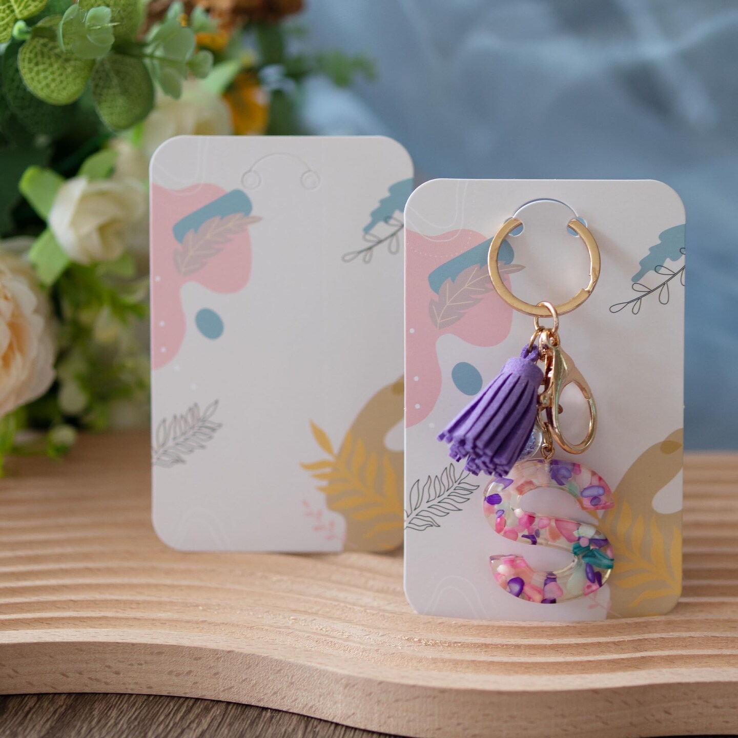 100 Pieces Keychain Display Cards with Self-Sealing Bags, 3&#x27;&#x27; x 4.7&#x27;&#x27; Keychain Cards Holder for Display Keyring Cards Jewelry Packaging Supplies (Plant)