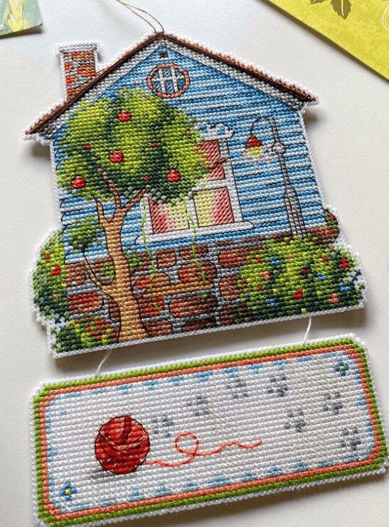 Home P-492 / SR-492 Plastic Canvas Counted Cross Stitch Kit