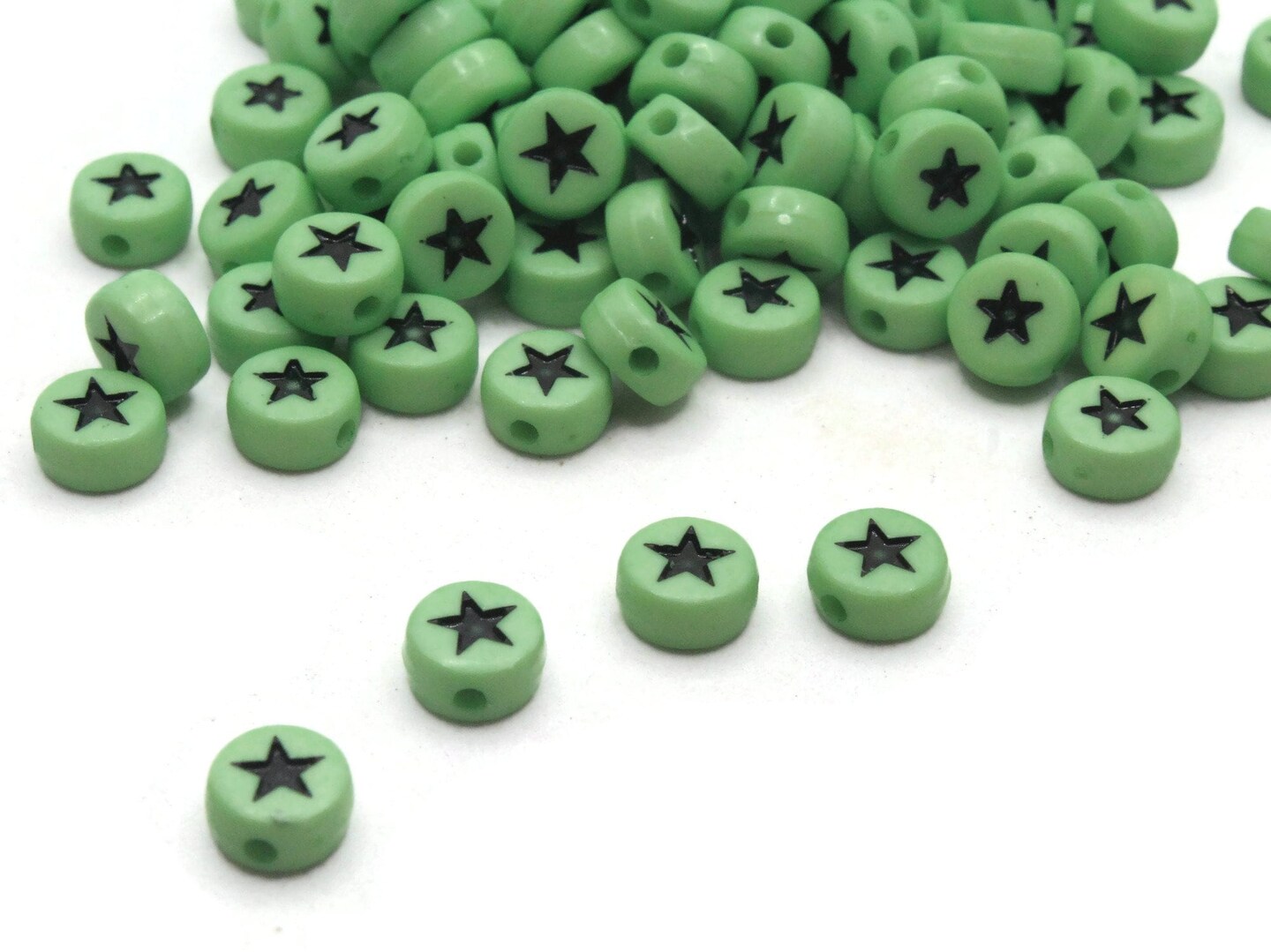 100 7mm Green Star Small Plastic Flat Round Coin Beads