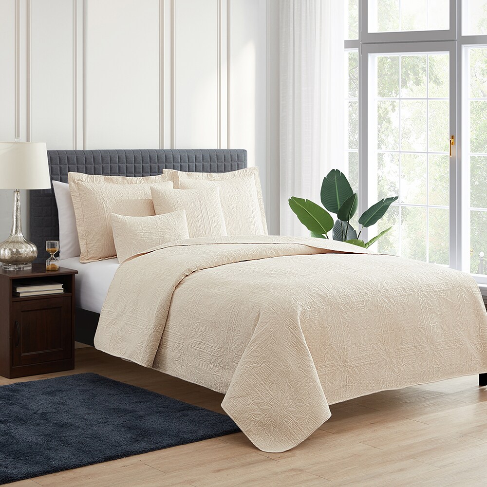 Clara Clark Quilts Set