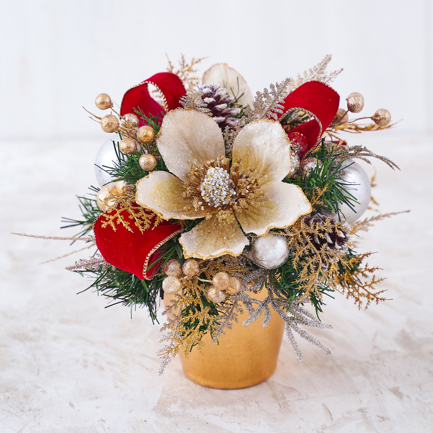 Christmas Centerpiece with pot - Decorated - Handcrafted