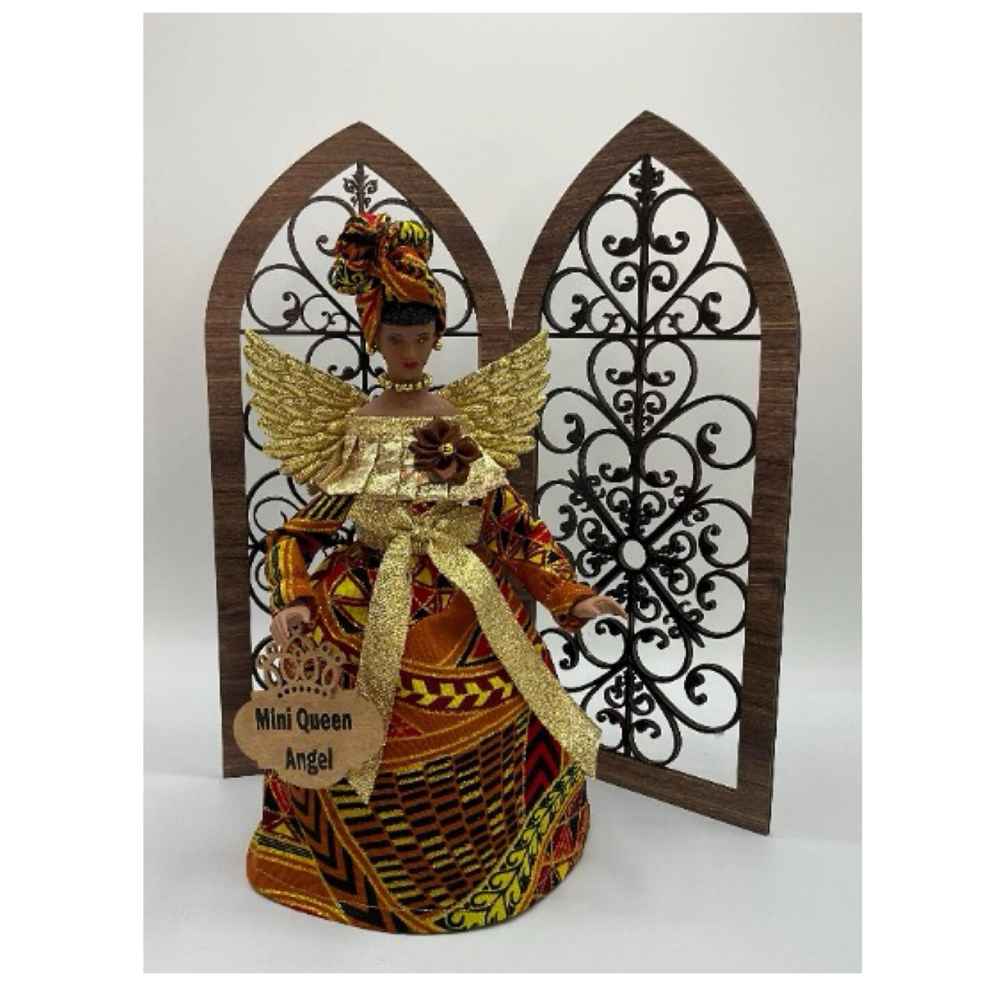 Unique Christmas Tree Display with Beautiful Color Palette, image size:1080x1080