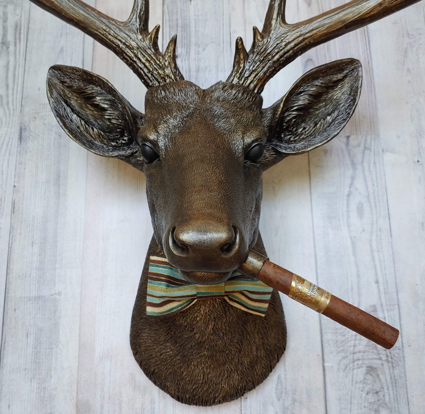 Faux Taxidermy Deer Head Wall Decor, Stag Head Wall Mount with Cigar Holder