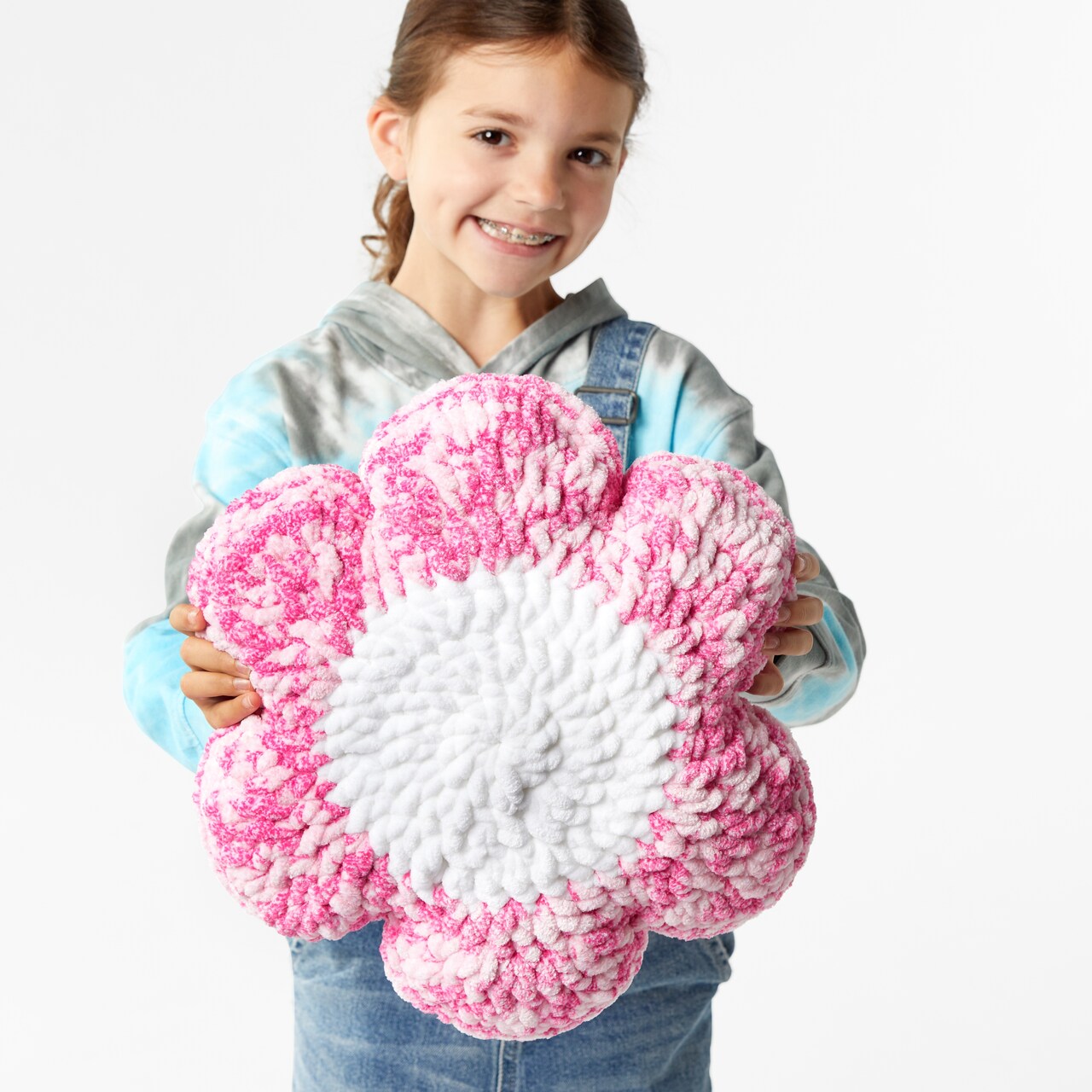 Crochet a Flower Pillow with Liz Salazar
