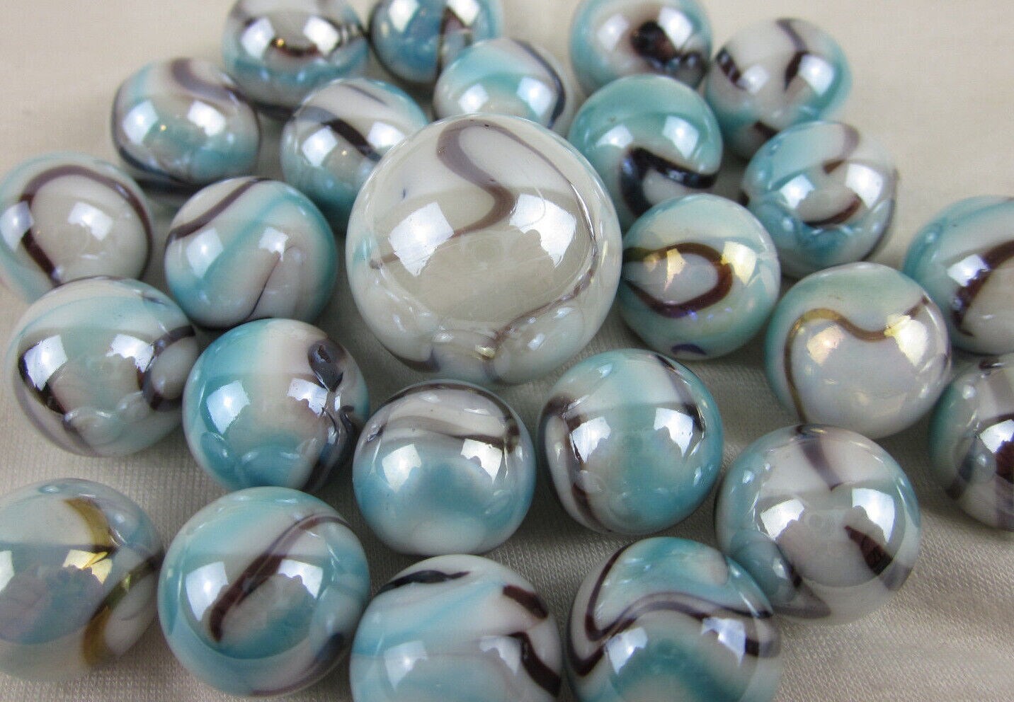 25 Glass Marbles WHITE TIGER iridescent White Blue Black Game pack Shooter Swirl