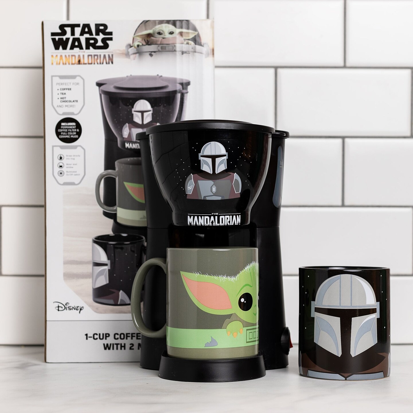 Uncanny Brands Star Wars The Mandalorian &#x26; Baby Yoda Coffee Maker Set