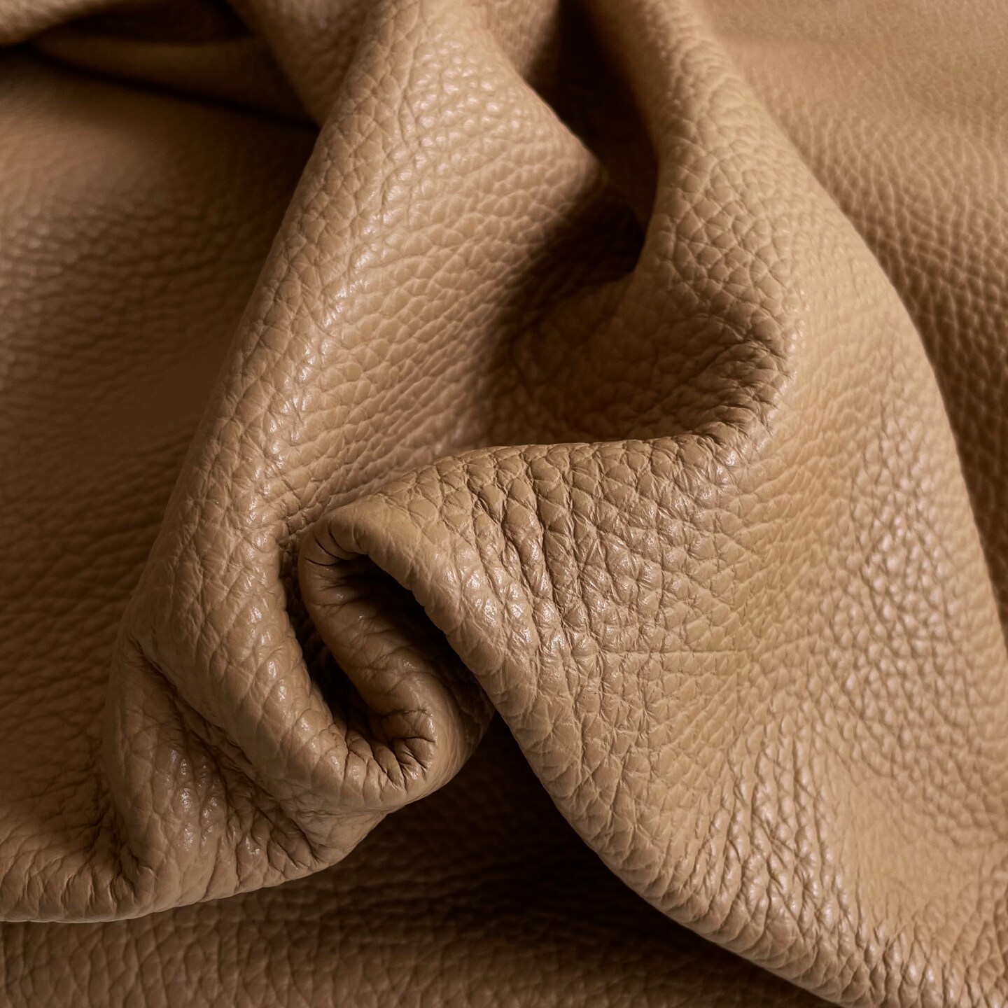 Douglas Tan Italian Leather Hide 1.2 &#x2013; 1.4mm by Lalaland Leather