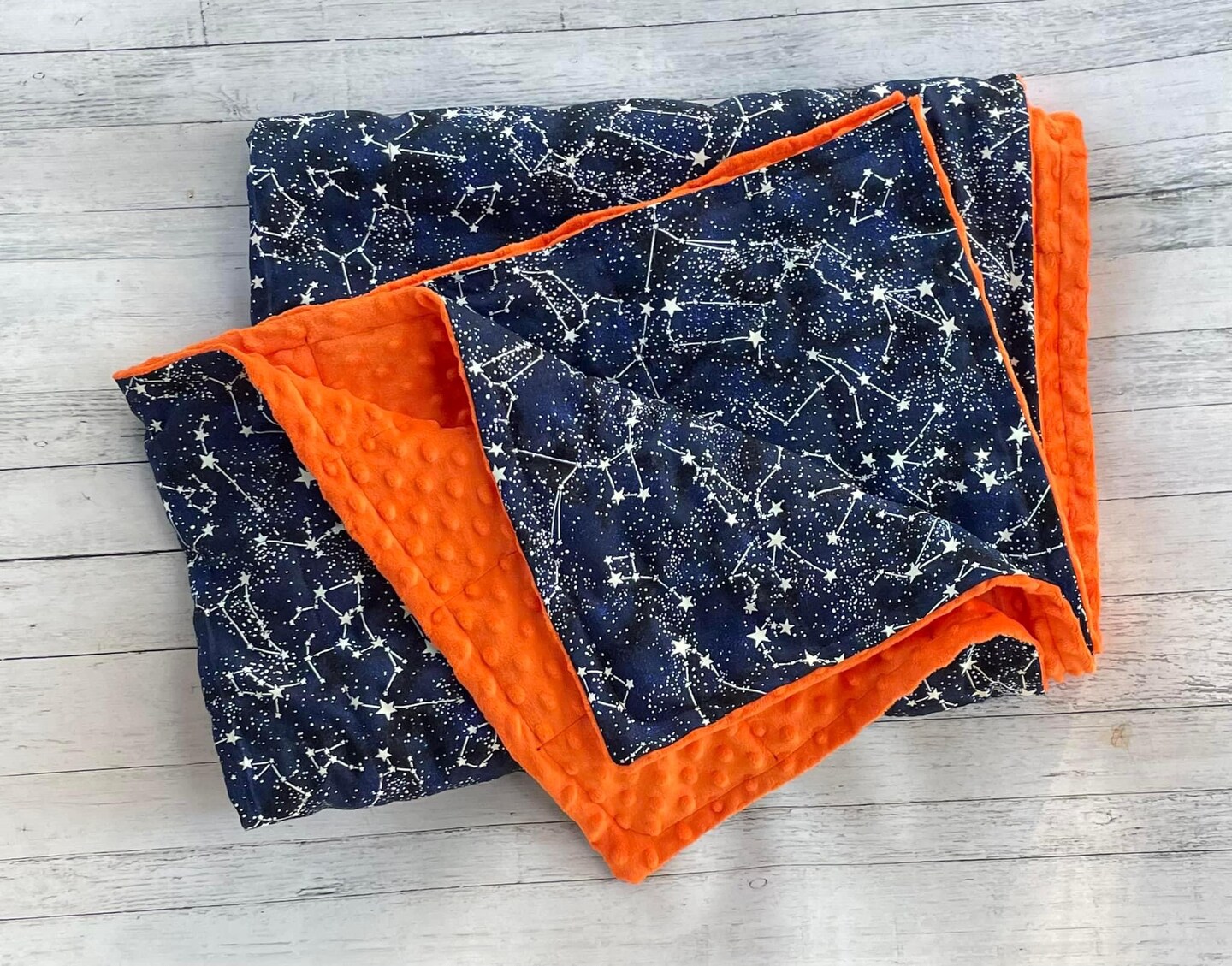 weighted-blanket-for-kids-glow-in-the-dark-sleep-anxiety-makerplace