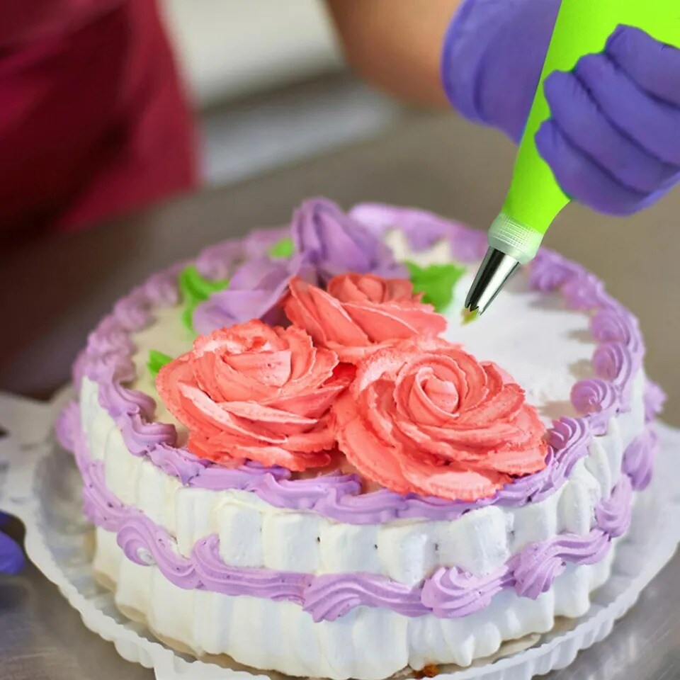 Piping Tips Cupcake Piping Bags and Nozzles Cake Decorating Kit Baking Supplies