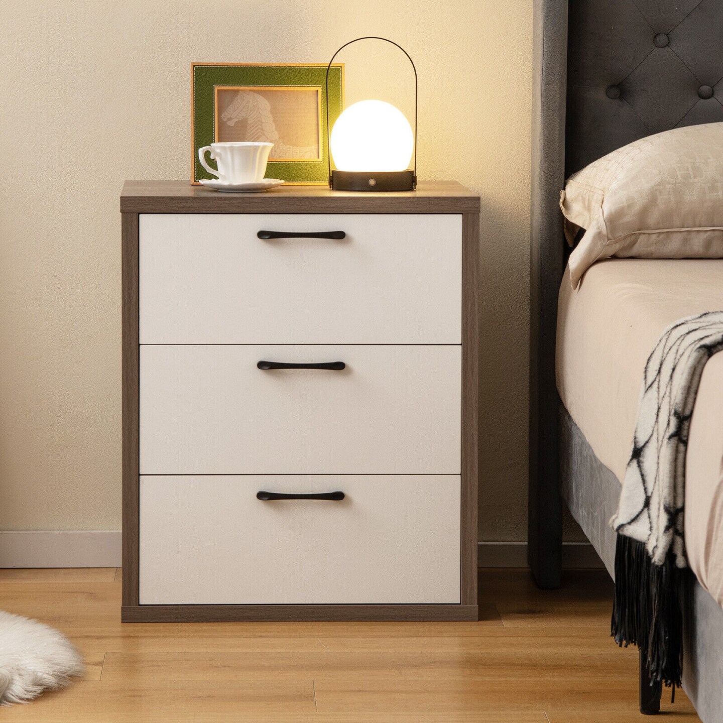 3 Slide-out Drawers Modern Dresser with Wide Storage Space