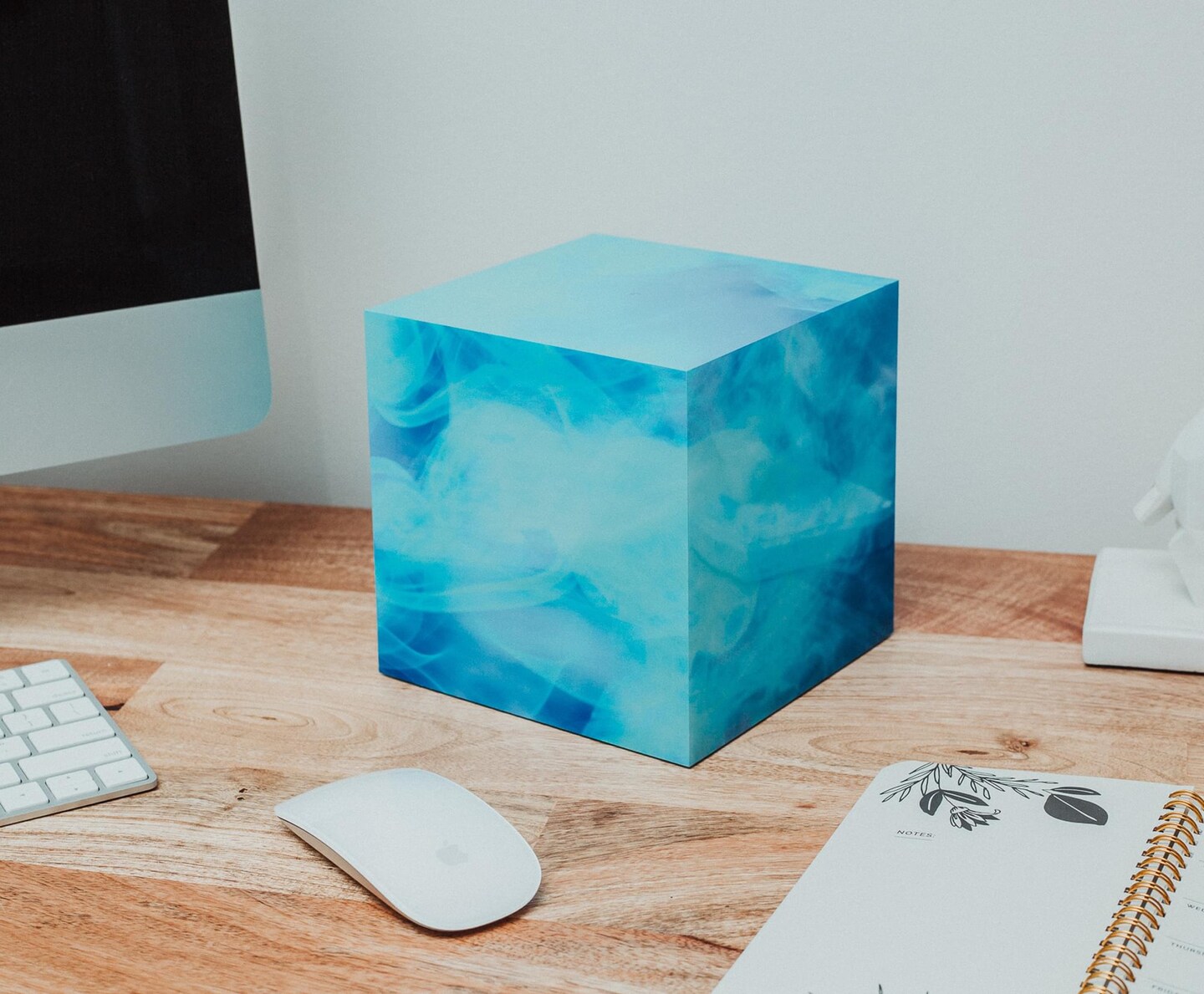 Marvel Studios Tesseract Cube Mood Light Replica - Thumbnail 2