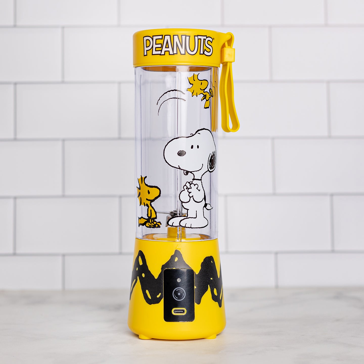 Uncanny Brands Peanuts Snoopy &#x26; Woodstock USB-Rechargeable Portable Blender