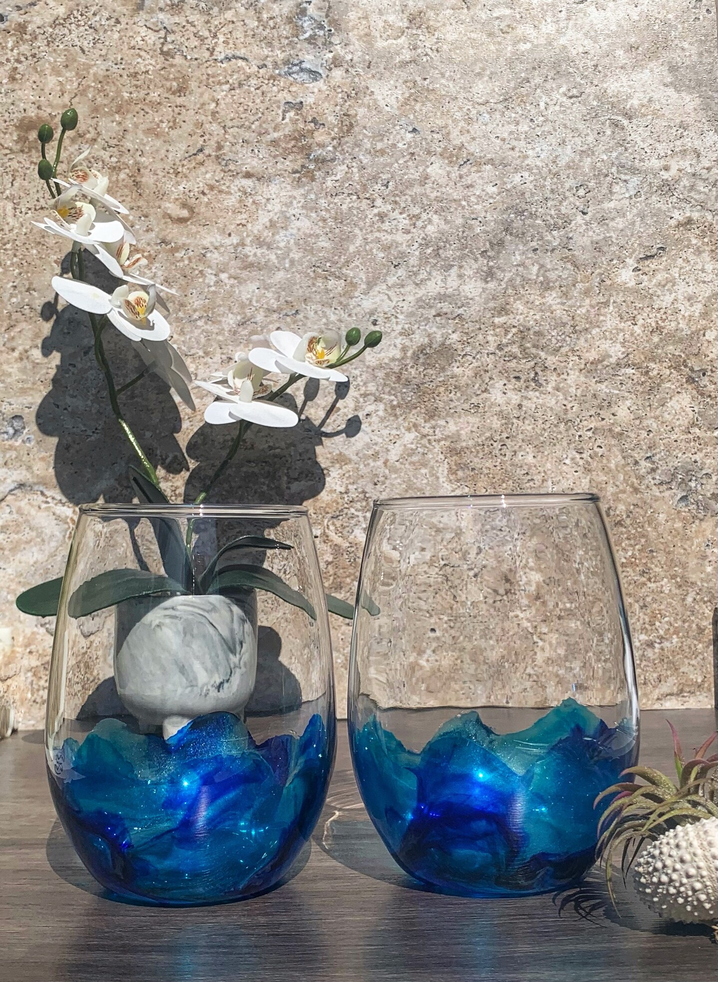 Blue wine glasses - stemless wineglasses finished with food safe epoxy resin