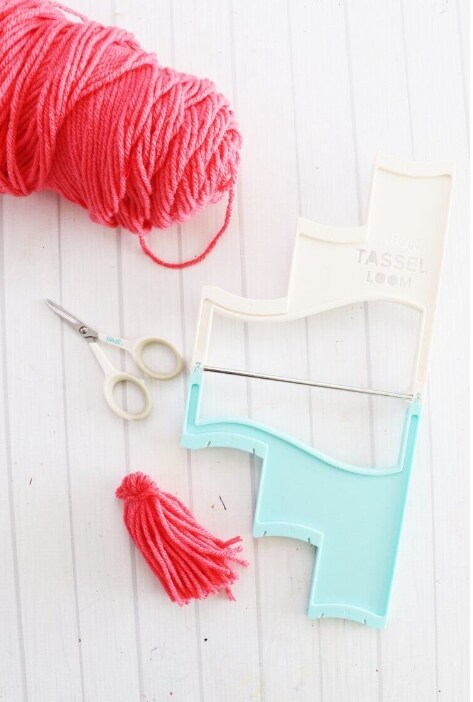 We R Memory Keepers Tassel Loom Tool Multicolor 662066 By American Crafts