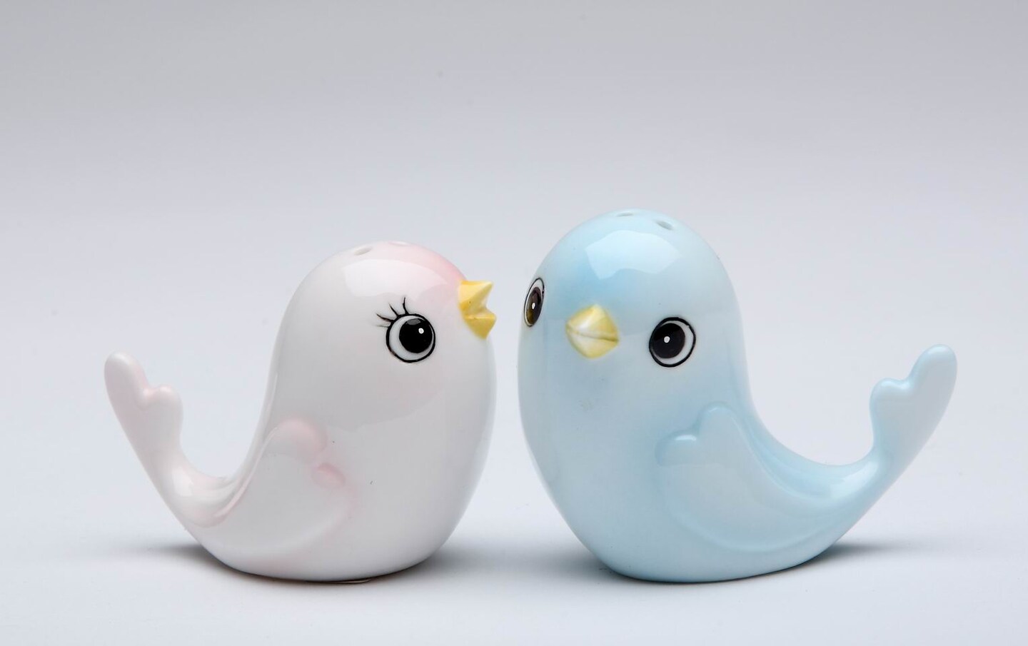 Hand Painted Ceramic Blue and Pink Bird Salt &#x26; Pepper Shakers, Wedding D&#xE9;cor, Gift for Her, Gift for Mom, Kitchen D&#xE9;cor, Birdwatcher Gift