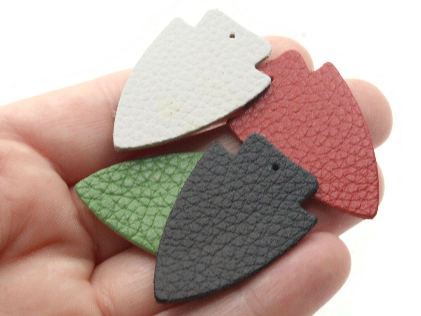 4 37mm Mixed Color Leather Arrowhead Pendants