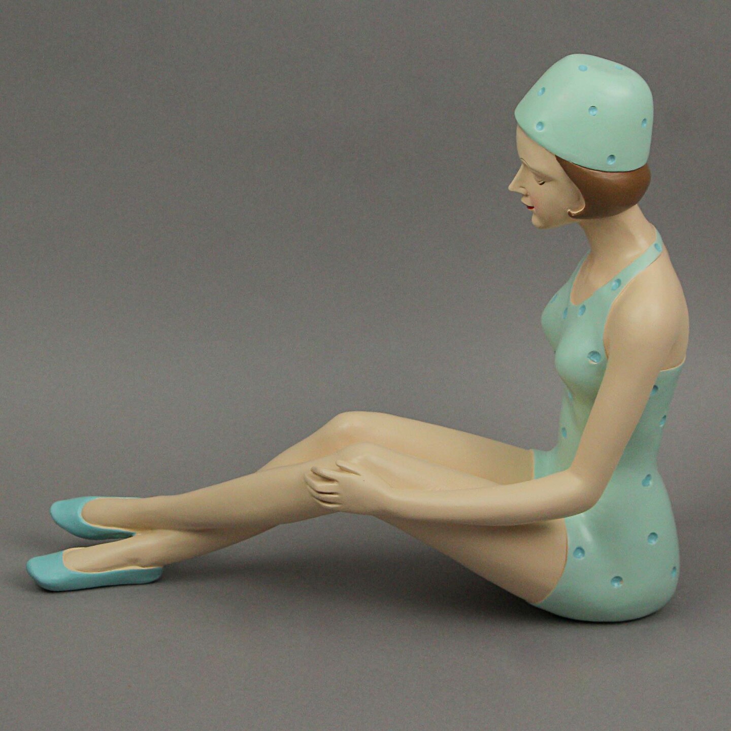 Retro Bathing Beauty Beach Girl In Coral Pink / Blue Polka Dot Swimsuit Statue