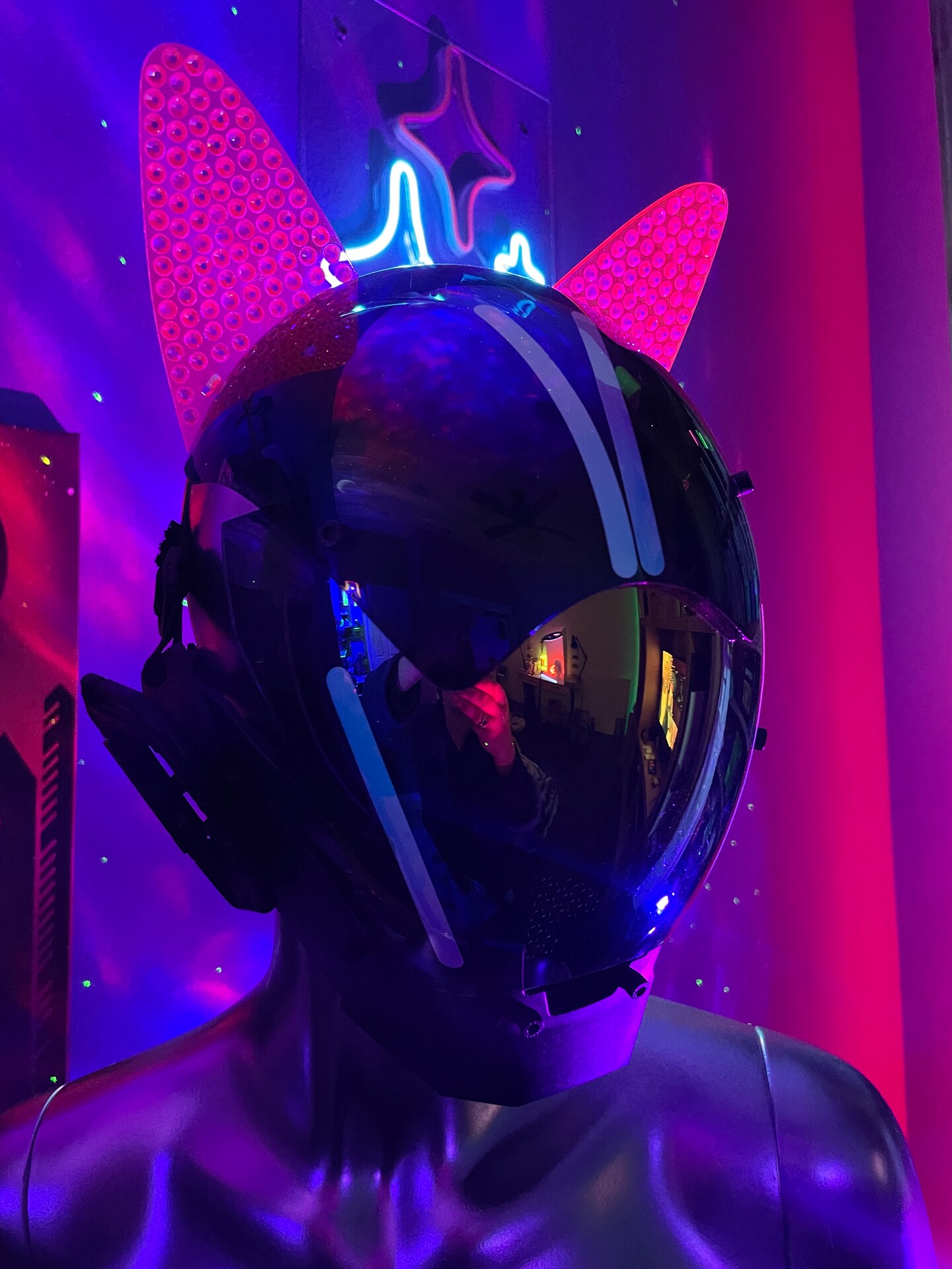 Pavé Rhinestone Fluorescent Neon Cat EarsCyberpunkRaveEDCGlows in