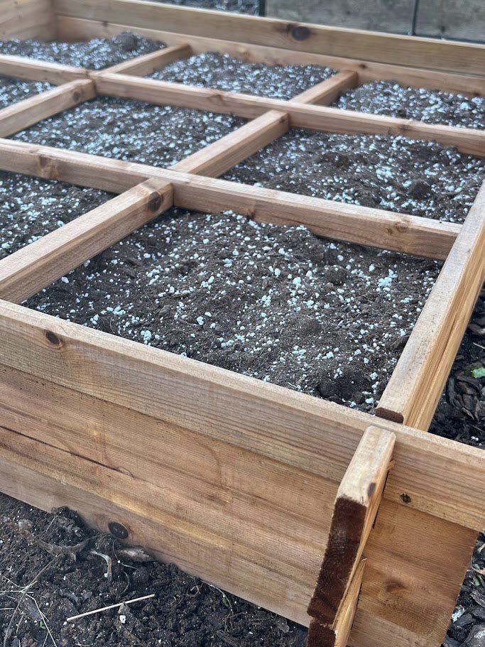 Wood Raised Garden Bed - with Grid