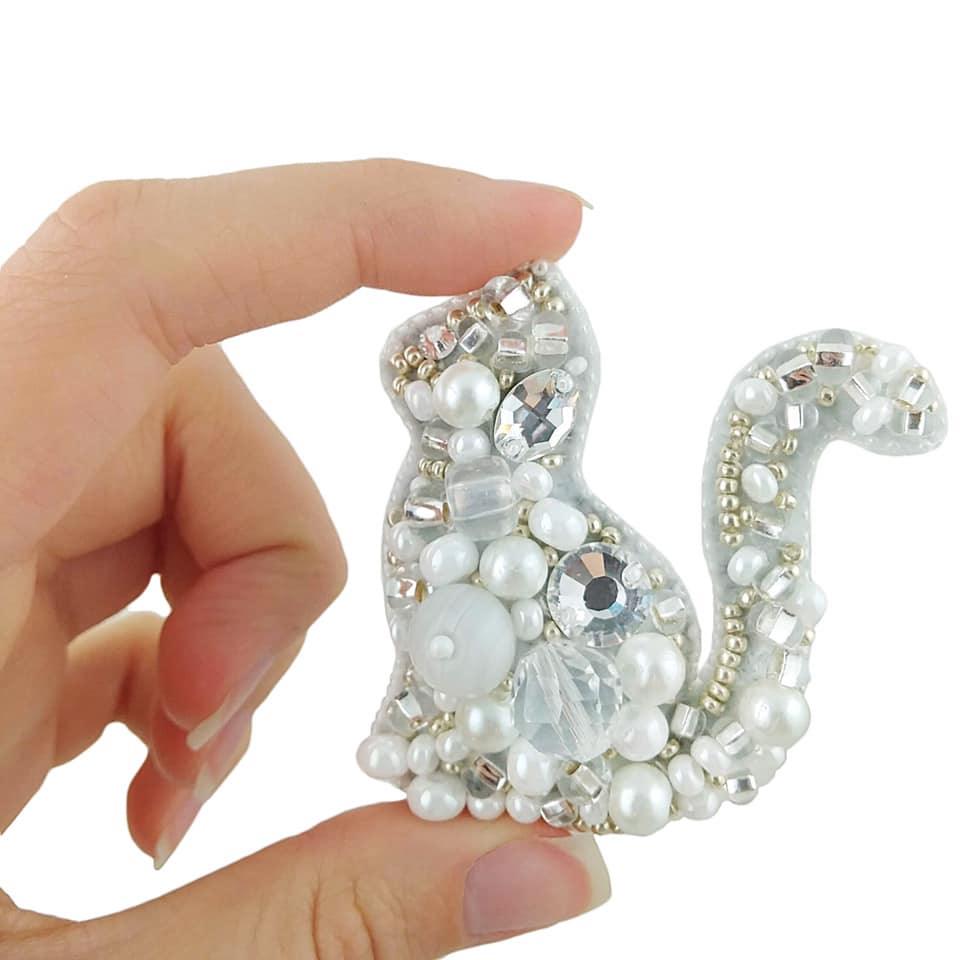 BP-220C Beadwork kit for creating brooch Crystal Art &#x22;Cat&#x22;