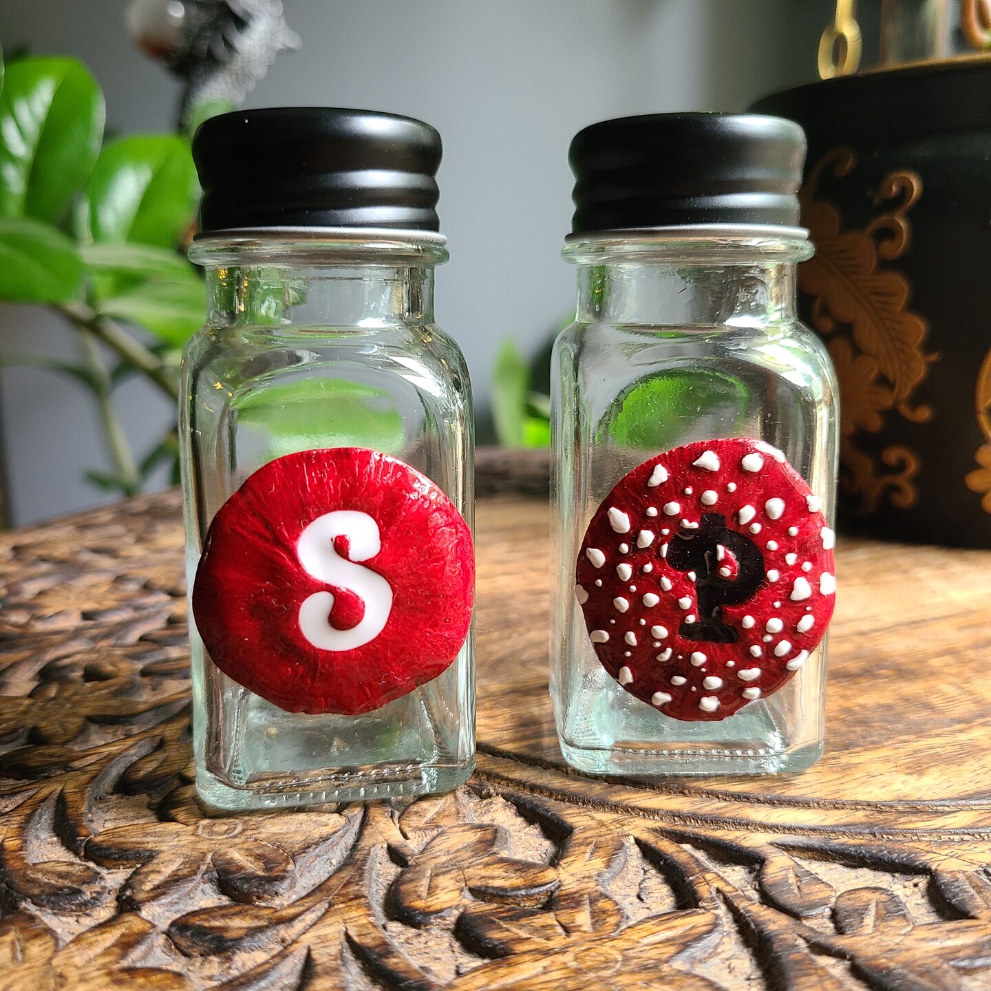 Mushroom salt and pepper shakers