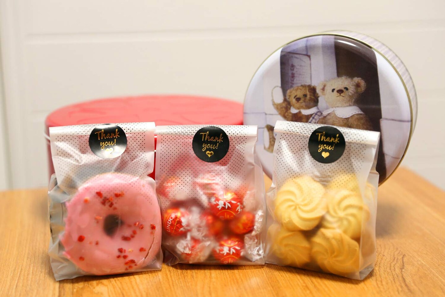 100 Pieces Translucent Plastic Bags for Cookie,Cake,Chocolate,Candy,Snack Wrapping Good for Bakery Party with Thank You Stickers