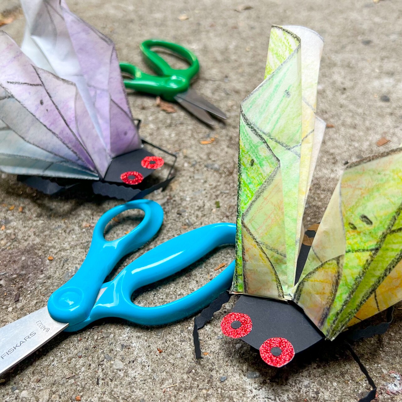 DIY Paper Clothespin Cicadas with @TheCraftyLumberjacks