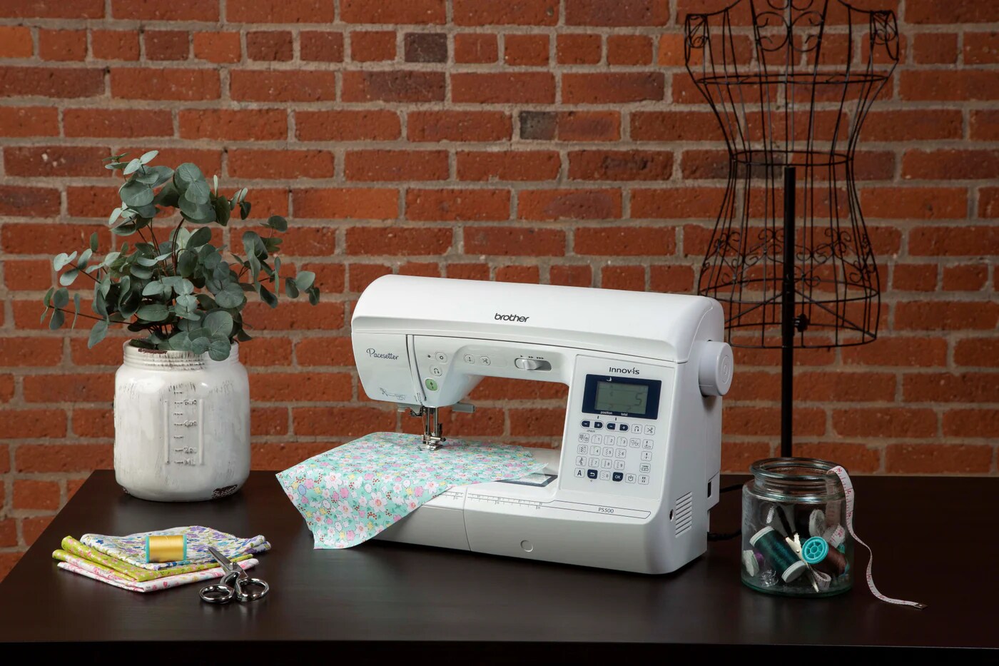 Brother Pacesetter PS500 Sewing Machine With 5 Feet Bundle