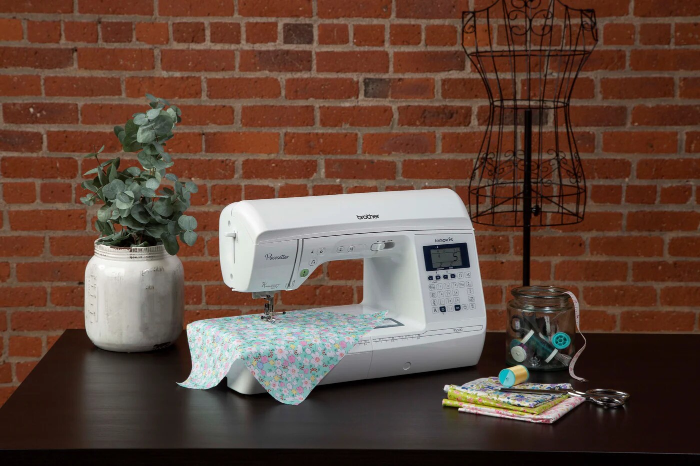 Brother Pacesetter PS500 Sewing Machine With $150 Bonus Foot Kit Bundle