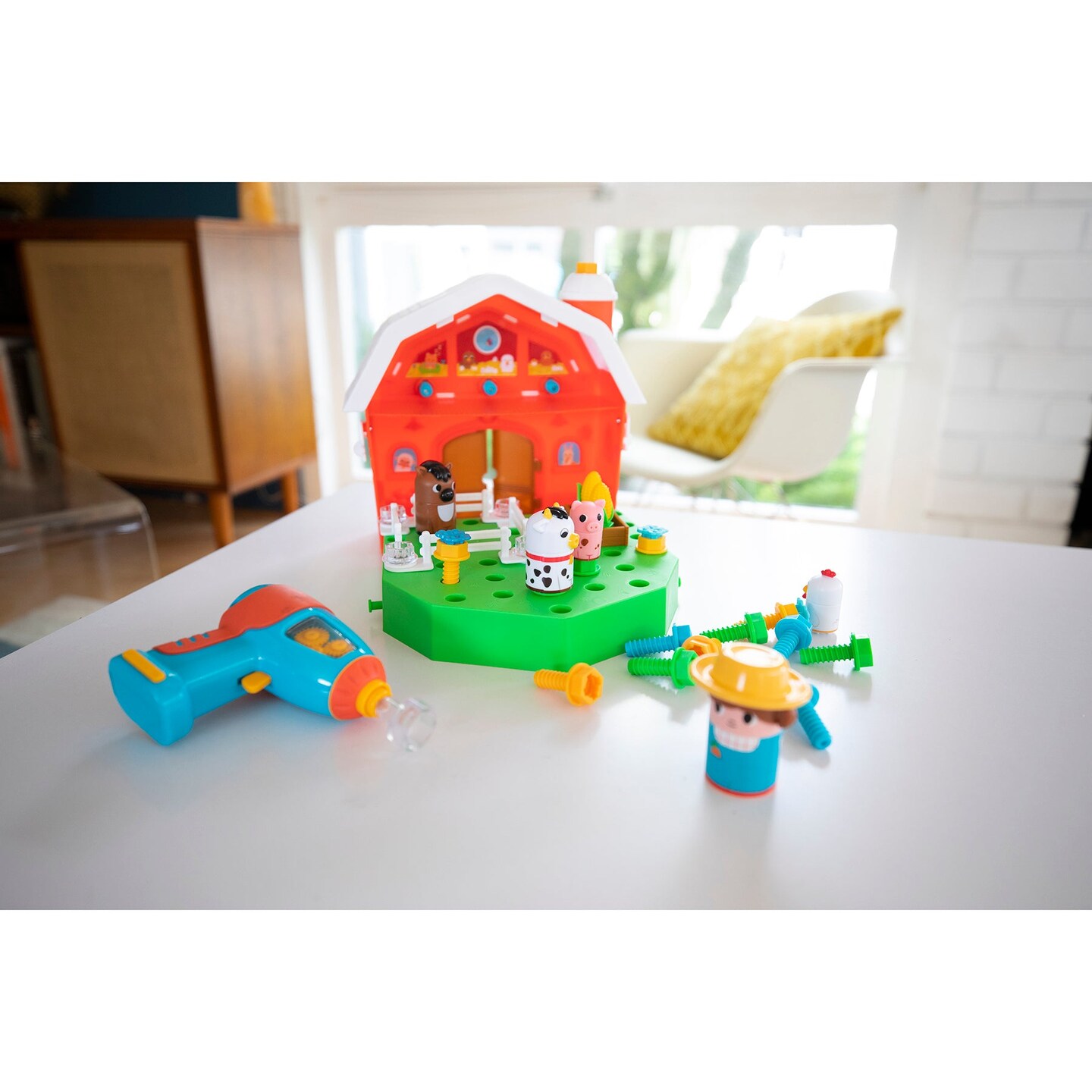 Design &#x26; Drill&#xAE; Bolt Buddies&#xAE; Barn