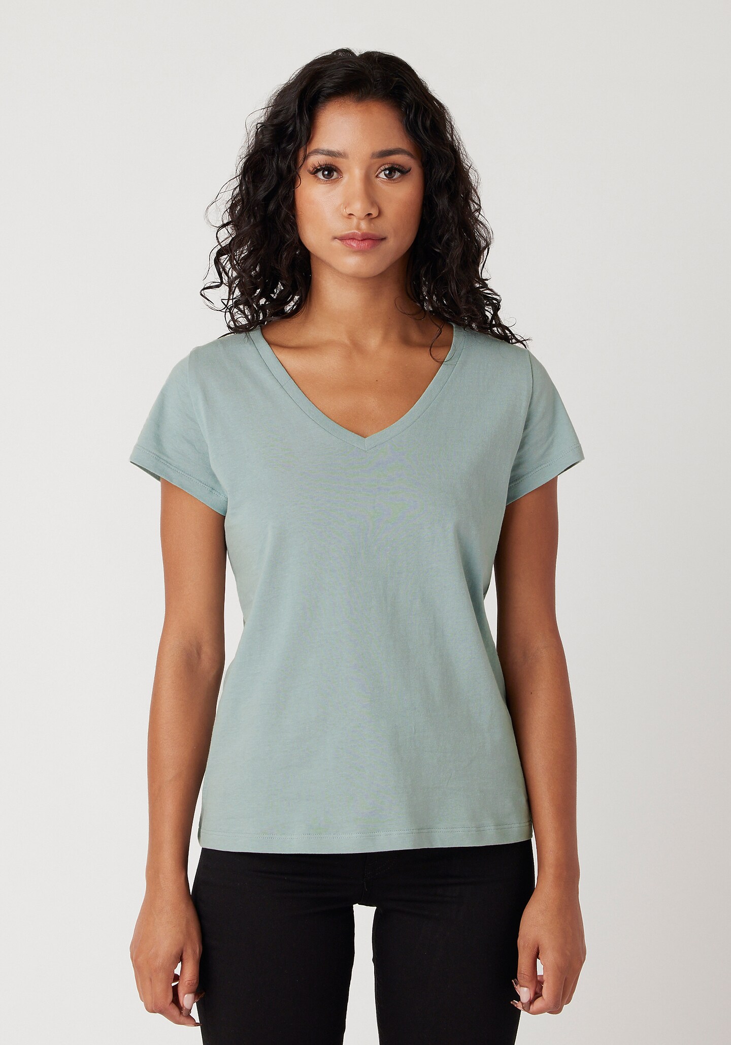 WOMEN&#x27;S V-NECK T-SHIRT